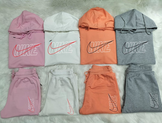 NK sweat set outline check